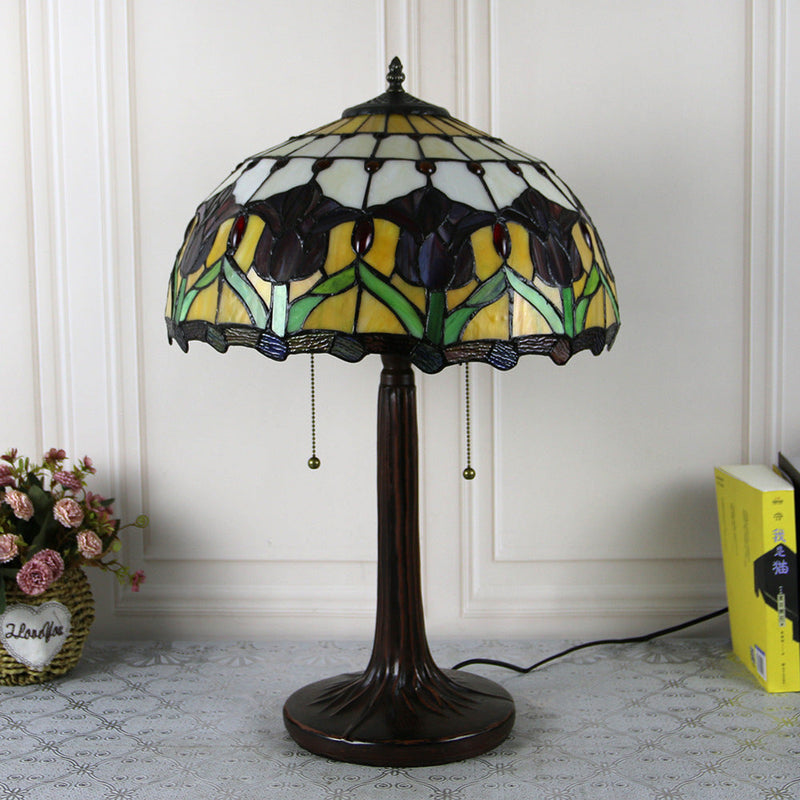 Traditionelle Tiffany Pastoral Rose Blume Buntglas 2-Licht Tischlampe für Schlafzimmer