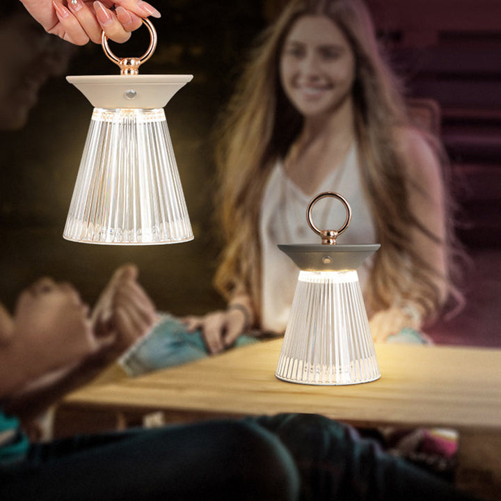 Lámpara de Mesa LED Portátil de Hierro Acrílico Semi-Cónica de Simplicidad Contemporánea Luz Nocturna para Dormitorio 