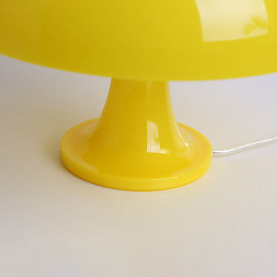 Moderner minimalistischer Pilz-Polyester-Carbonat-Tischlampe mit 4 Lichtern 