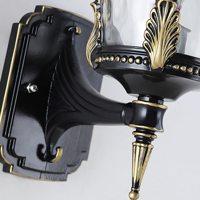 Applique murale extérieure à 1 lumière en verre et aluminium avec cylindre pointu quadrangulaire étanche de style européen traditionnel pour jardin 