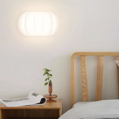 مصباح حائط LED بظل أكريليك على شكل يقطينة حديثة وبسيطة من الحديد لغرفة النوم 