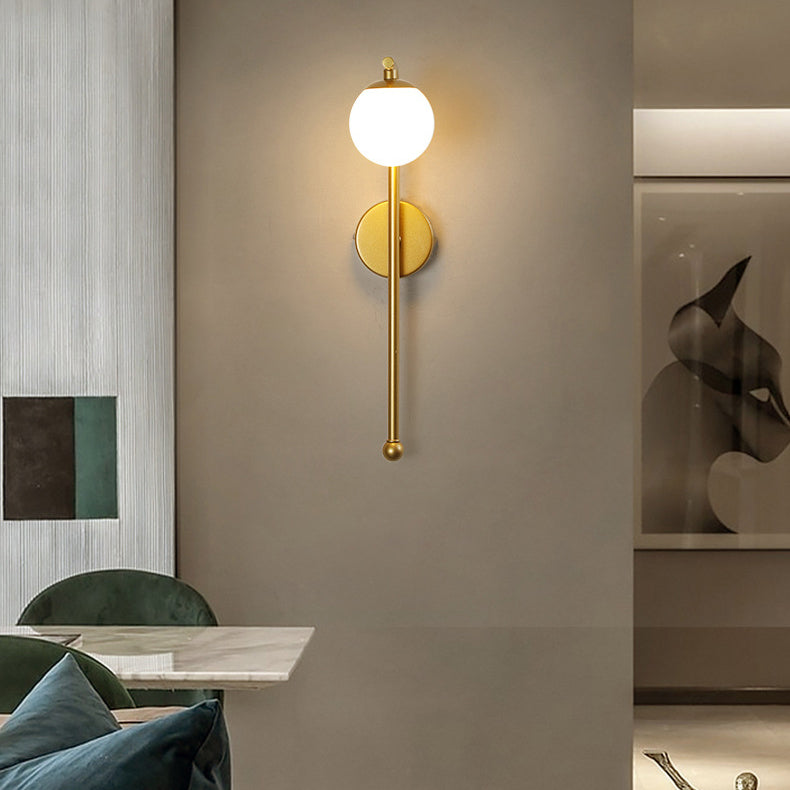 Lampe murale contemporaine de luxe avec abat-jour sphérique en acrylique, fer et aluminium à 1 lumière pour chambre 