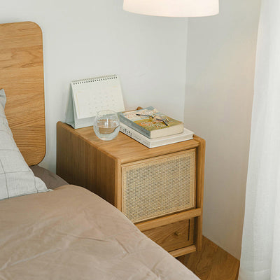 Table de chevet contemporaine rétro carrée en bois massif à 2 tiroirs pour chambre 