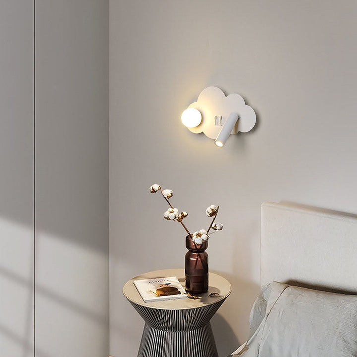 Lámpara de Aplique de Pared con Foco Giratorio LED de Forma de Nube de Acrílico y Aluminio de Simplicidad Contemporánea para Dormitorio 