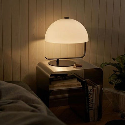 Table d'appoint moderne minimaliste en acier inoxydable incurvé avec étagères de rangement pour salon 