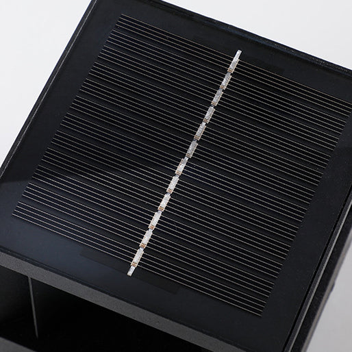 Applique murale extérieure étanche à LED solaire carrée en ABS à la simplicité contemporaine pour jardin 