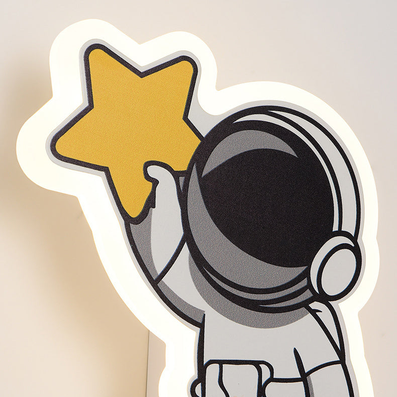 Applique murale LED en fer pour enfants avec astronaute de conte de fées en acrylique créatif contemporain pour chambre à coucher 
