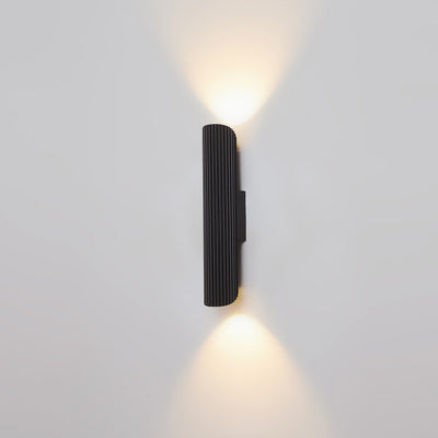 مصباح حائط LED من الألومنيوم والحديد بأسطوانة مخططة بتصميم حديث وبسيط لغرفة النوم 
