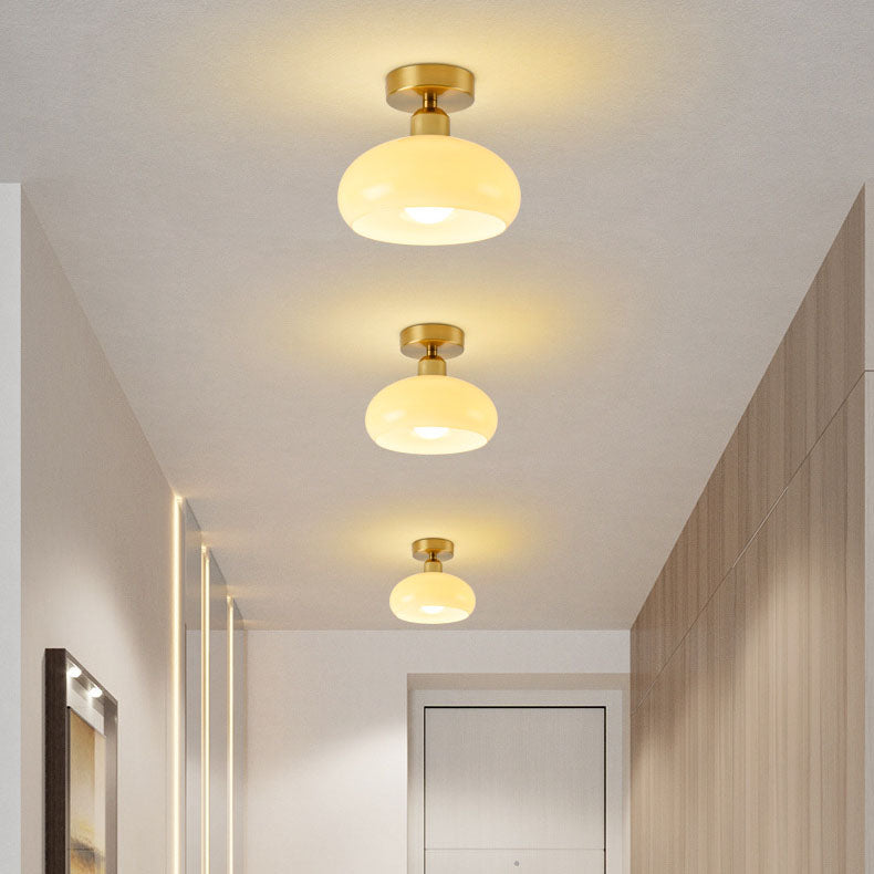 Moderne Einfachheit Runde Hardware Glas 1-Licht Semi-Flush Mount Deckenleuchte für das Schlafzimmer 