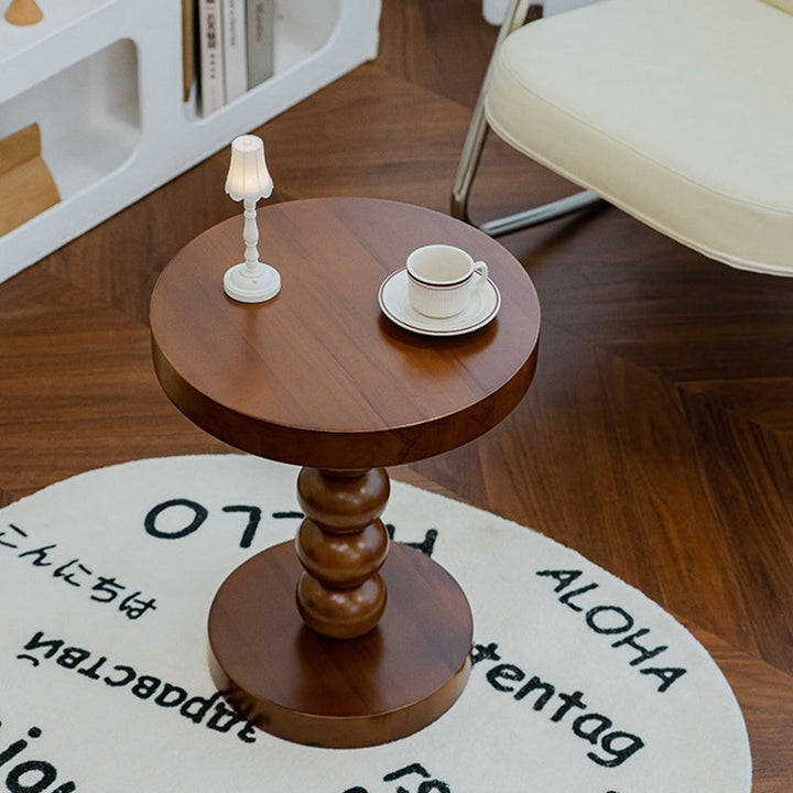 Table basse ronde vintage traditionnelle en bois perlé pour salon 