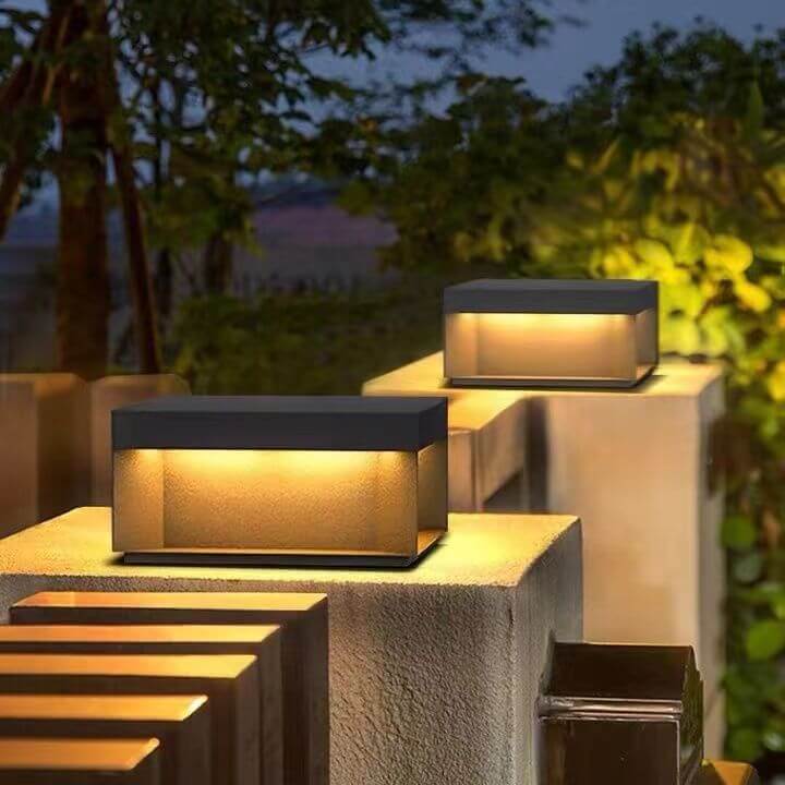 Moderne minimalistische einfache Edelstahl-Glas-Würfelform LED-Außenlandschaftsleuchte für die Terrasse im Freien 