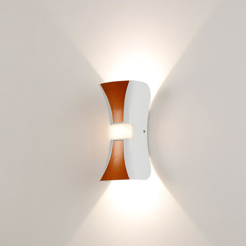 مصباح حائطي خارجي عصري بحواف مستديرة LED مقاوم للماء 