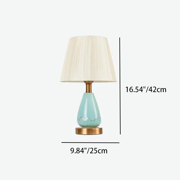 Traditionelle 1-flammige Tischlampe mit konischem Stoffschirm, Metallgestell und Keramiksockel für Wohnzimmer & Schlafzimmer 