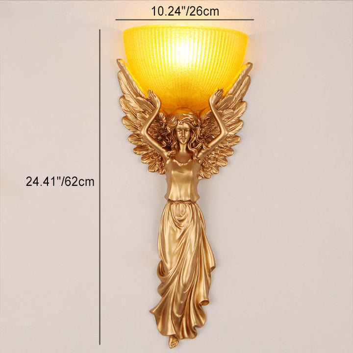 Traditionelle europäische Harzglas-Engelsstatue 1-flammige Wandleuchte für Wohnzimmer 