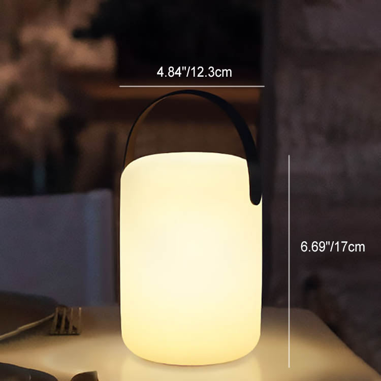 Moderne schlichte LED-Tischlampe aus PE-Kunststoff in runder oder quadratischer Form für die Outdoor-Terrasse 
