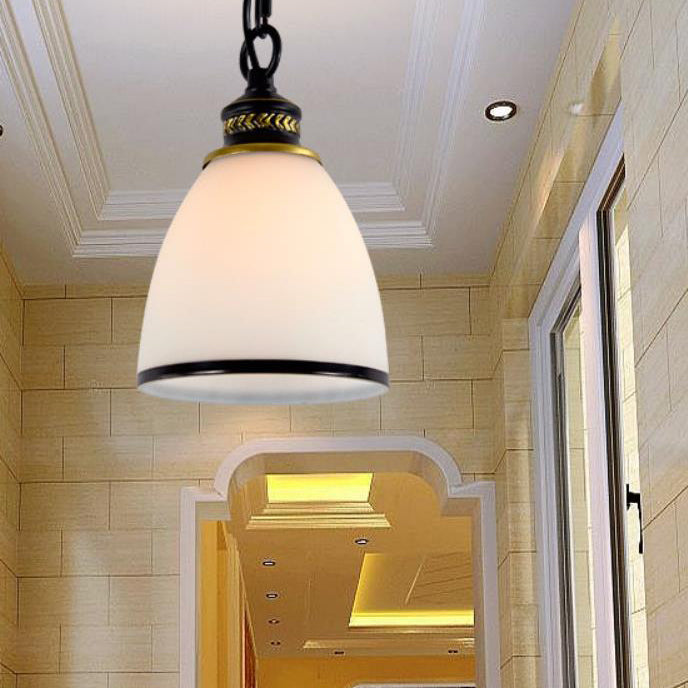 Traditionelle 1-flammige Pendelleuchte aus Eisen mit kegelförmigem Schirm aus satiniertem Glas im europäischen Stil für Wohnzimmer &amp; Schlafzimmer 