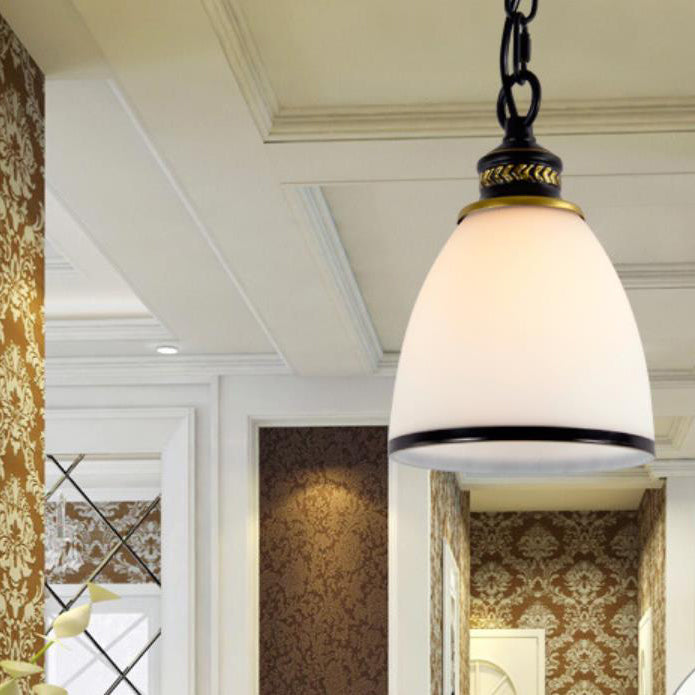 Traditionelle 1-flammige Pendelleuchte aus Eisen mit kegelförmigem Schirm aus satiniertem Glas im europäischen Stil für Wohnzimmer &amp; Schlafzimmer 