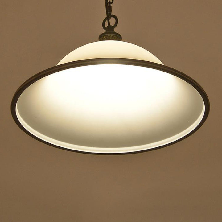 Traditionelle 1-flammige Pendelleuchte aus Eisen mit kegelförmigem Schirm aus satiniertem Glas im europäischen Stil für Wohnzimmer &amp; Schlafzimmer 