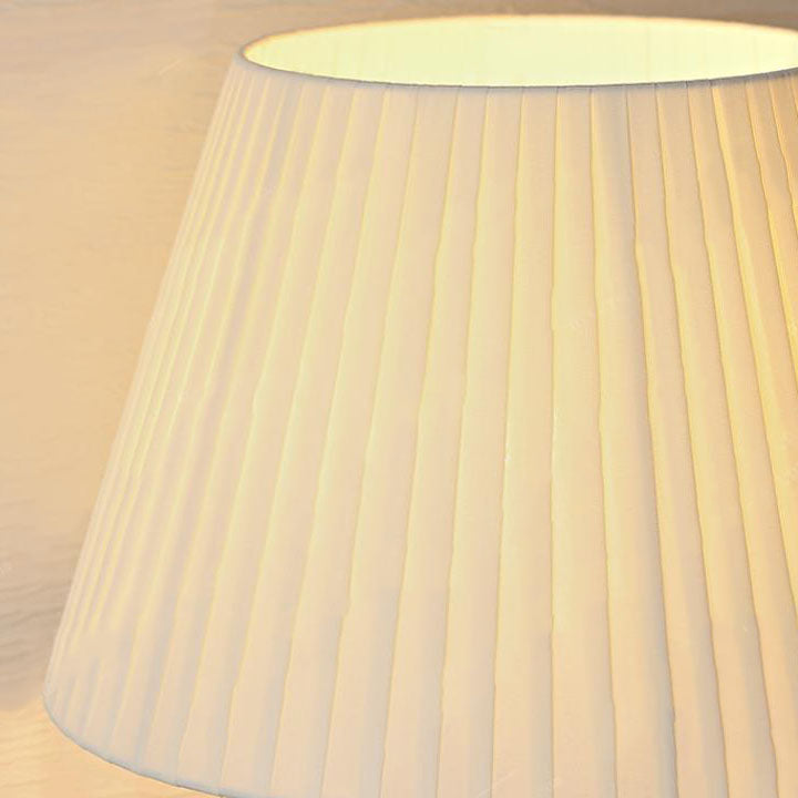 Lampe de table à 1 lumière avec base en bois et abat-jour en tissu plissé rétro japonais 
