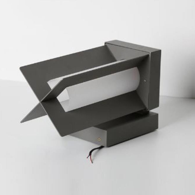 مصباح حائط خارجي LED مقاوم للماء من الألمنيوم والحديد بتصميم مربع هندسي بسيط 