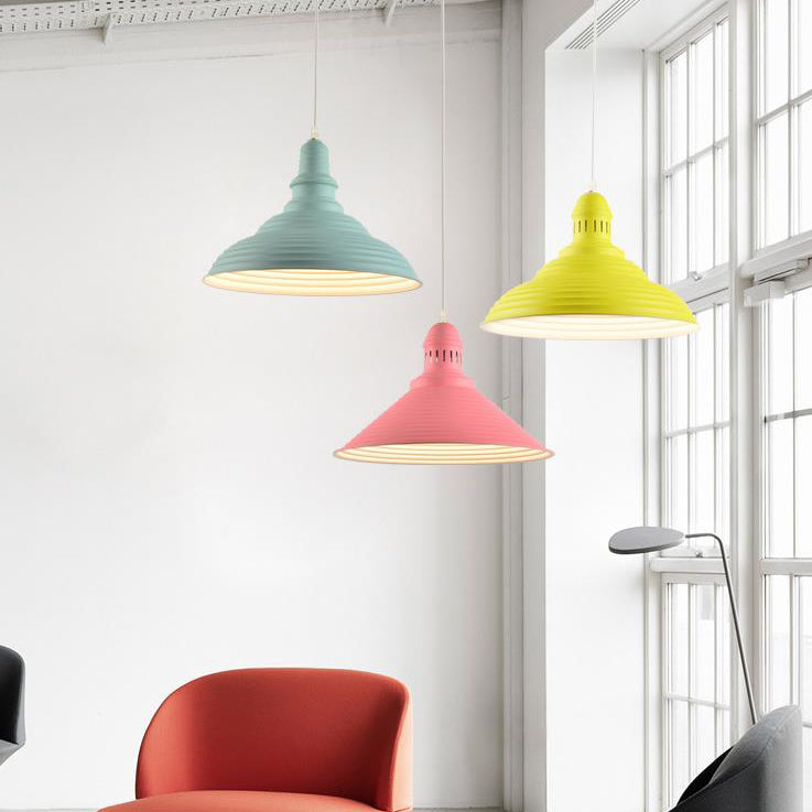 Skandinavisch moderner minimalistischer Kegel Eisen 1-Licht Pendelleuchte 