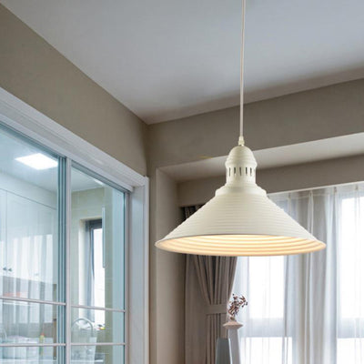 Skandinavisch moderner minimalistischer Kegel Eisen 1-Licht Pendelleuchte 