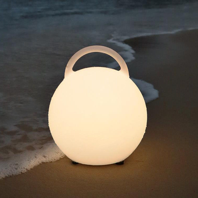 مصابيح LED محمولة خارجية مقاومة للماء مستديرة حديثة للزينة وحماية العين PE USB 