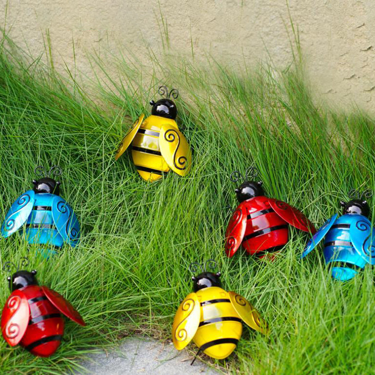Outdoor Solar Waterproof Plastic Animal Bee Decor LED Lawn Landscape Light
