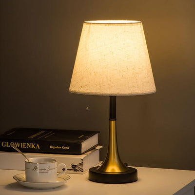 Zeitgenössische nordische Eisen-Zylinder 1-Licht Tischlampe für das Schlafzimmer 