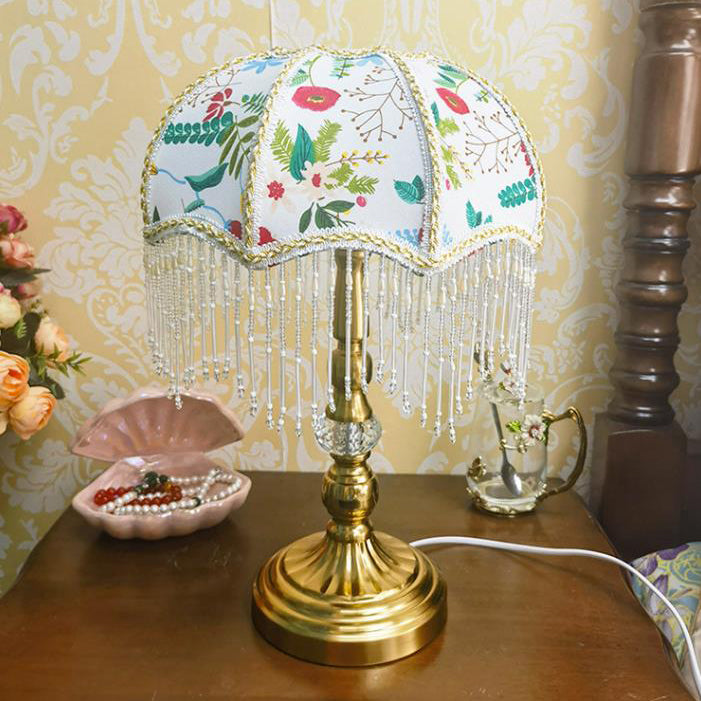 Lampe de table 1 lumière en tissu métallique avec parapluie à pompons rond traditionnel français pour chambre à coucher 