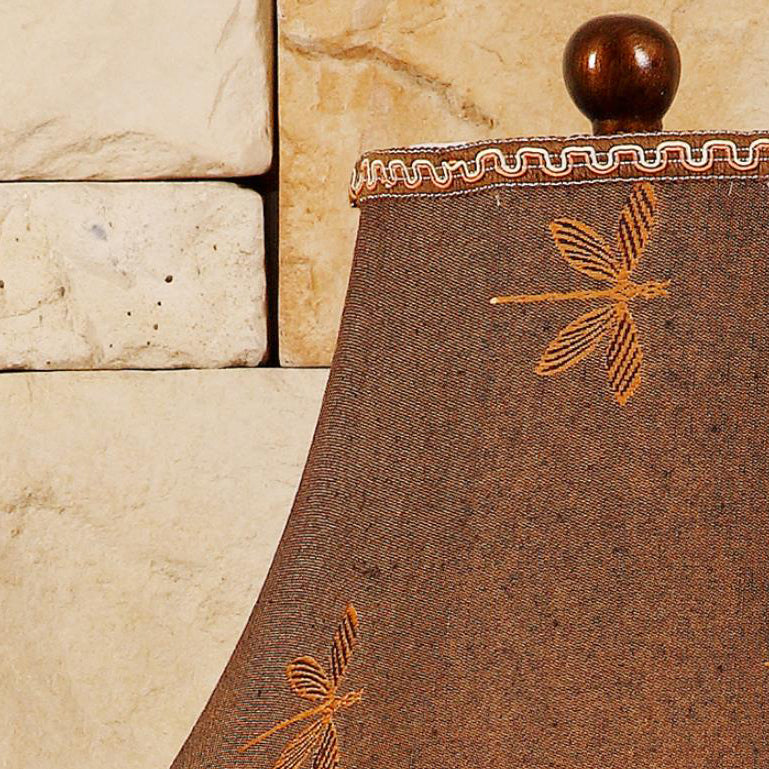 Lámpara de mesa de 1 luz con base tallada de resina y pantalla de tela con diseño de rayas de orbe tradicional europea para dormitorio 