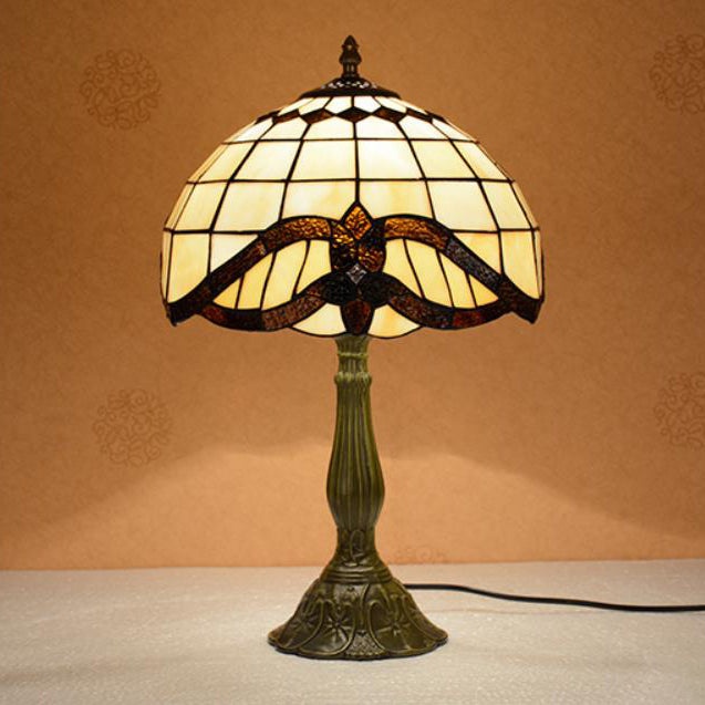Lampe de table 1 lumière en verre teinté en alliage de style Tiffany traditionnel pour chambre 