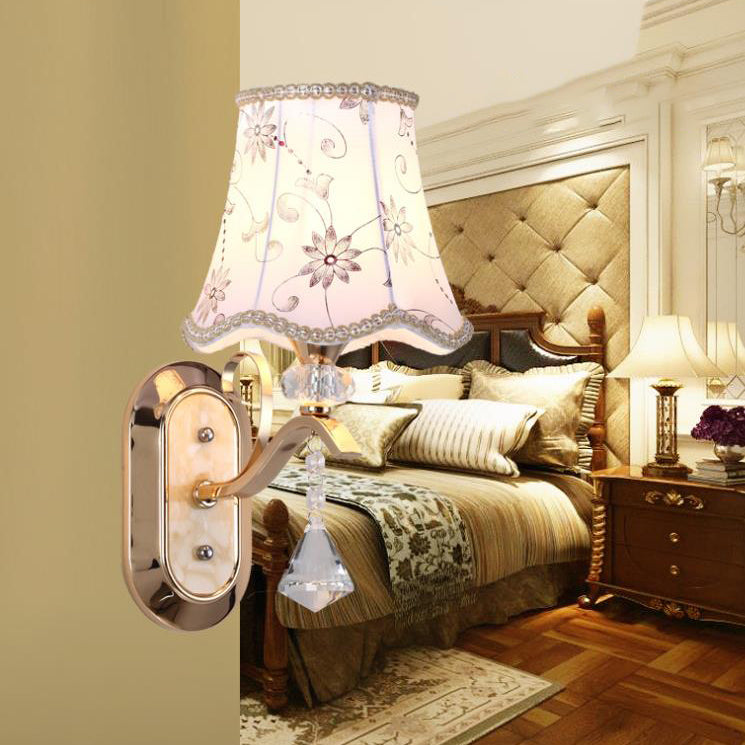 Traditionelle europäische Blumenstoff-Eisen-1/2-Licht-Wandleuchter-Lampe für Wohnzimmer 