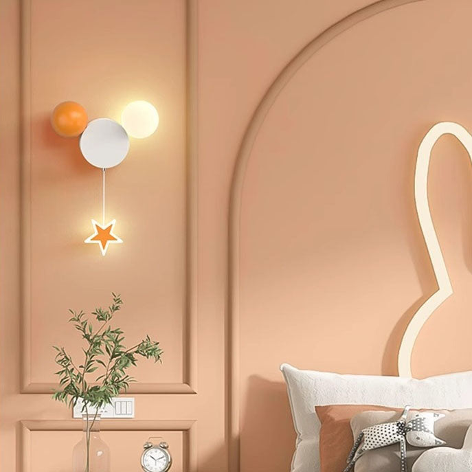 مصباح حائط للأطفال LED بظل كروي من الأكريليك والحديد الكرتوني الإبداعي المعاصر لغرفة النوم 