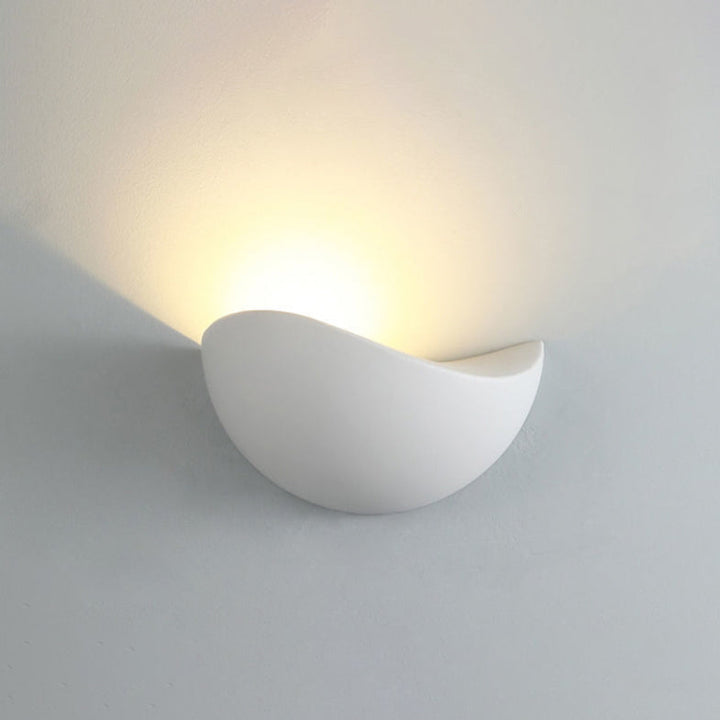 Lámpara de pared LED de aluminio en forma de media luna moderna minimalista para sala de estar 