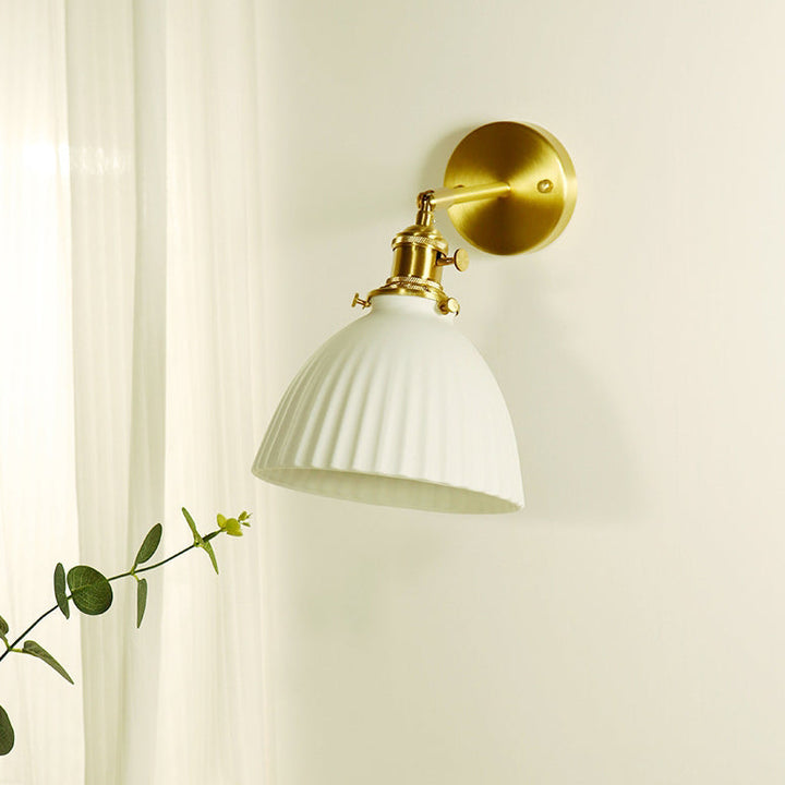 Applique murale moderne minimaliste demi-ronde en céramique cuivrée à 1 lumière pour chambre 