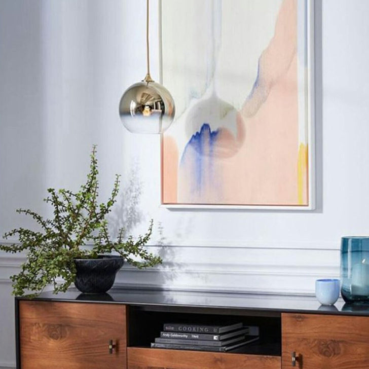 Suspension lumineuse contemporaine scandinave en verre orb et fer à 1 ampoule pour chambre 