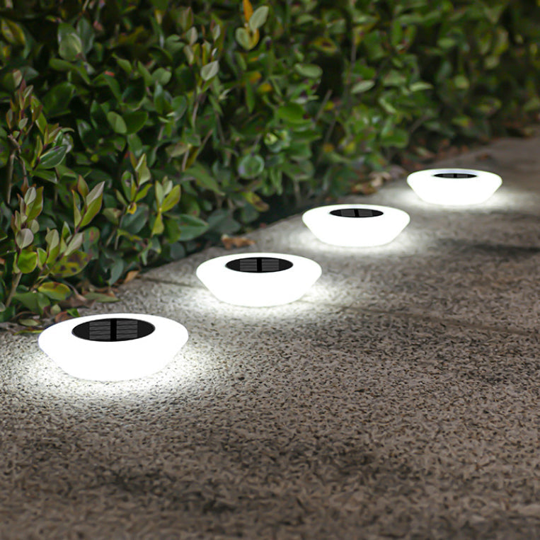 إضاءة خارجية LED للمناظر الطبيعية بتصميم مخروطي دائري بسيط حديث مضاد للماء للطاقة الشمسية من مادة PP PS للحديقة 