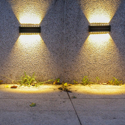 مصباح حائط LED مستطيل مقاوم للماء من ABS PVC بتصميم بسيط عصري للطاقة الشمسية للفناء الخارجي 