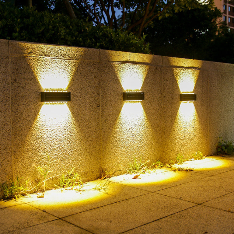 مصباح حائط LED مستطيل مقاوم للماء من ABS PVC بتصميم بسيط عصري للطاقة الشمسية للفناء الخارجي 