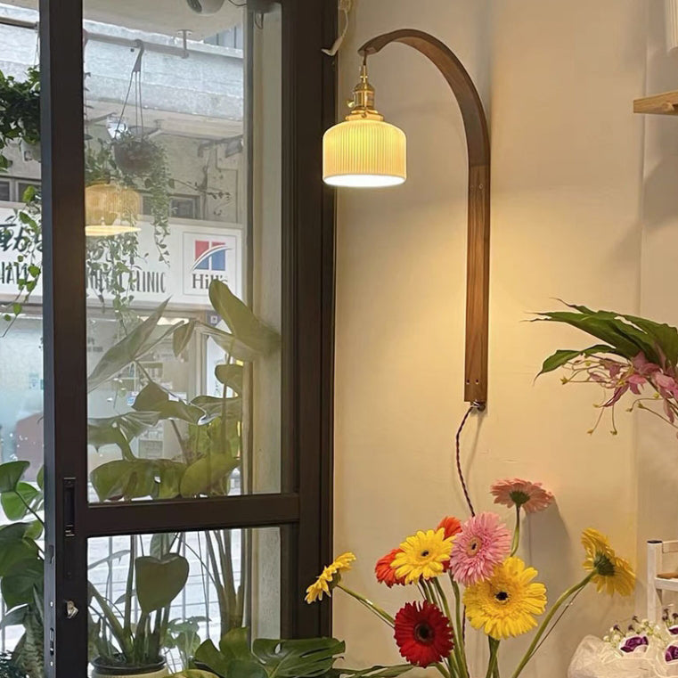 Applique murale 1 lumière avec abat-jour rond en céramique japonaise traditionnelle et poteau courbé en bois pour salon 
