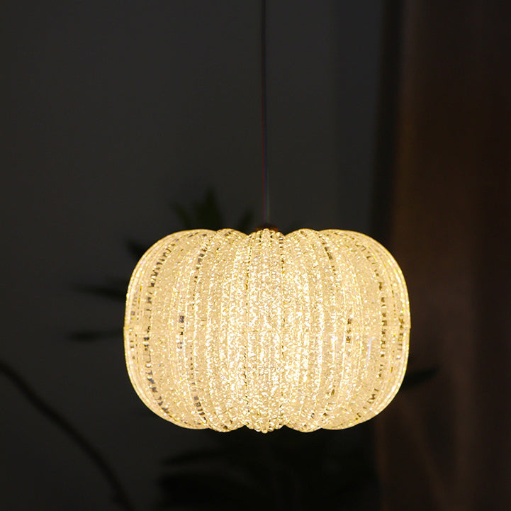 Zeitgenössische kreative runde Kürbis-Hardware-Acryl-LED-Pendelleuchte für Schlafzimmer 