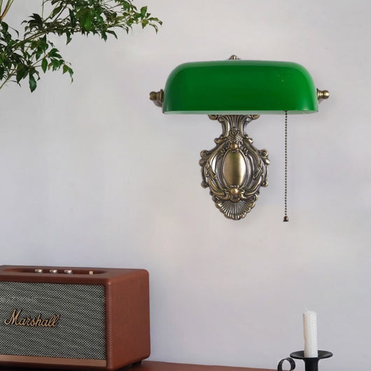 Zeitgenössische Retro-Wandleuchte mit 1 Leuchtquelle, kupferfarbenem Gestell und grünem Glasschirm, für das Schlafzimmer 