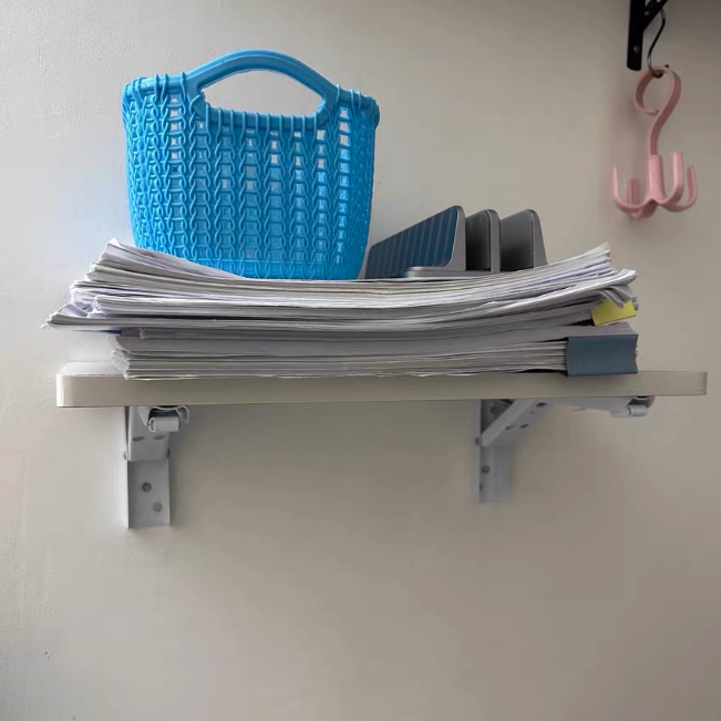 Moderner minimalistischer Teller aus Stahlmetall Rechteckiger klappbarer Bartisch 1-Tablett für die Küche 