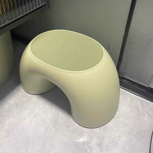 Tabouret sans dossier ni accoudoirs en forme d&
