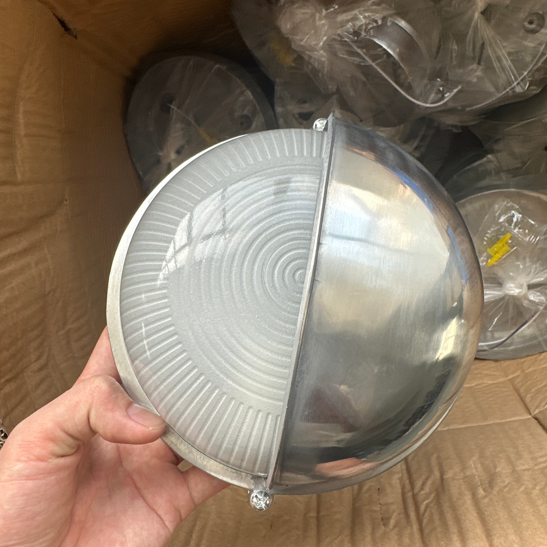Zeitgenössische industrielle wasserdichte Aluminium-Glas-matte runde 1-Licht-Wandleuchte für den Außenbereich 