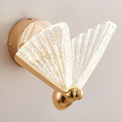Applique murale LED en alliage de zinc acrylique créatif contemporain en forme de papillon pour chambre 