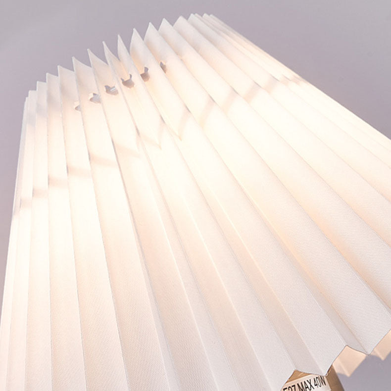 Lámpara de Aplique de Pared de 1 Luz de Tela de Hierro con Base de Disco Plisado Minimalista Moderna para Dormitorio 