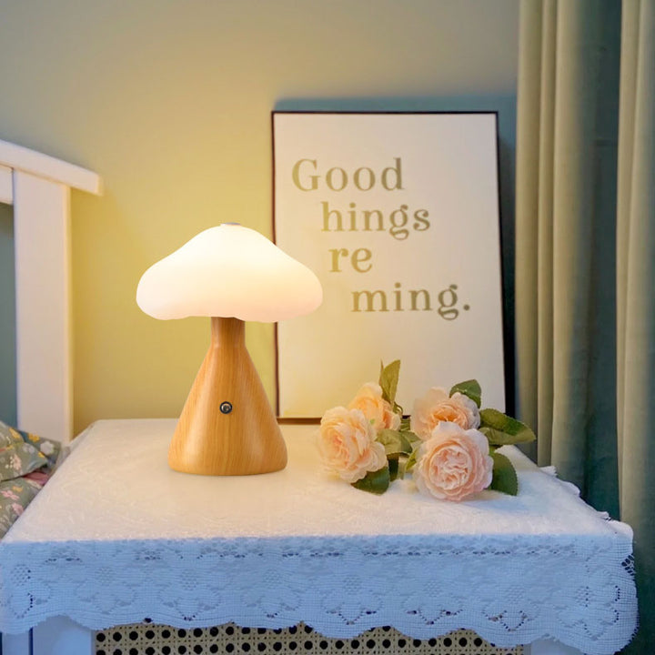 Zeitgenössische skandinavische kreative Pilzwolke Acryl-Hardware-Touch-LED-Tischlampe für das Schlafzimmer 