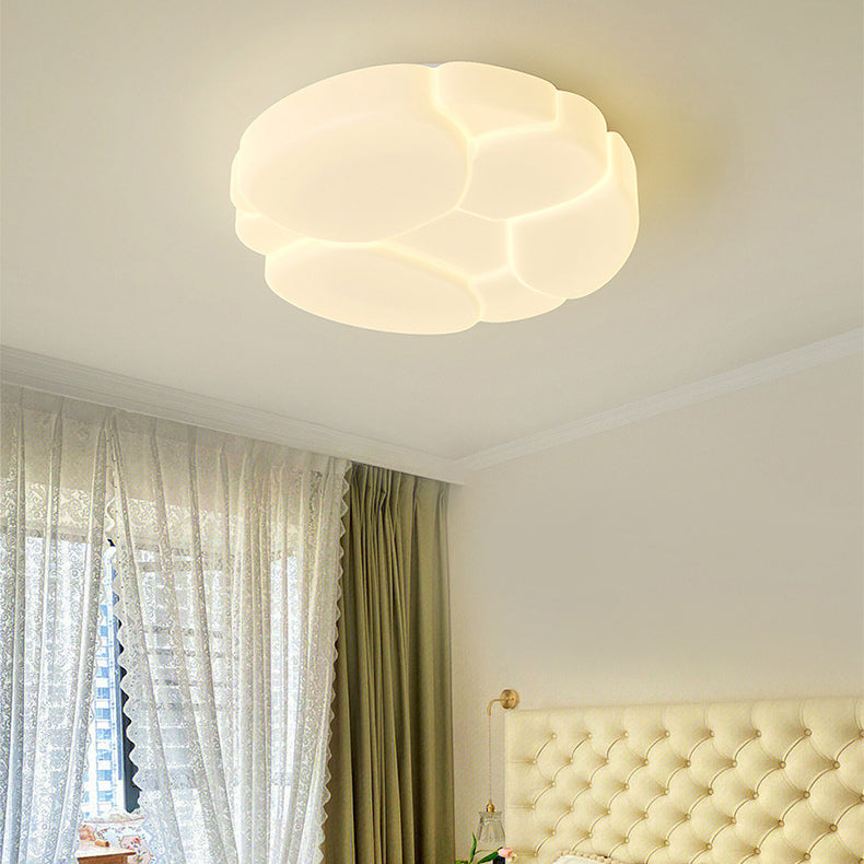 Moderne unbedeutende Deckenleuchte aus PE-Plätzchen-Wolken-Form-Eisen-LED für Schlafzimmer 